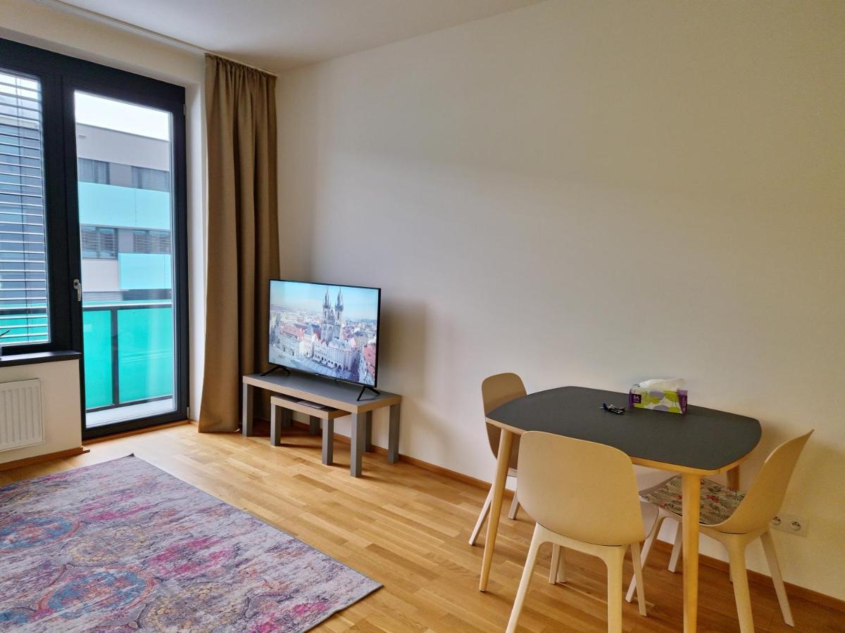 Kama Apartments Praag Buitenkant foto